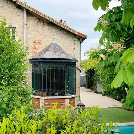 Villa Grande Maison Avec Piscine Proche Centre Beaune (Cote d'Or)